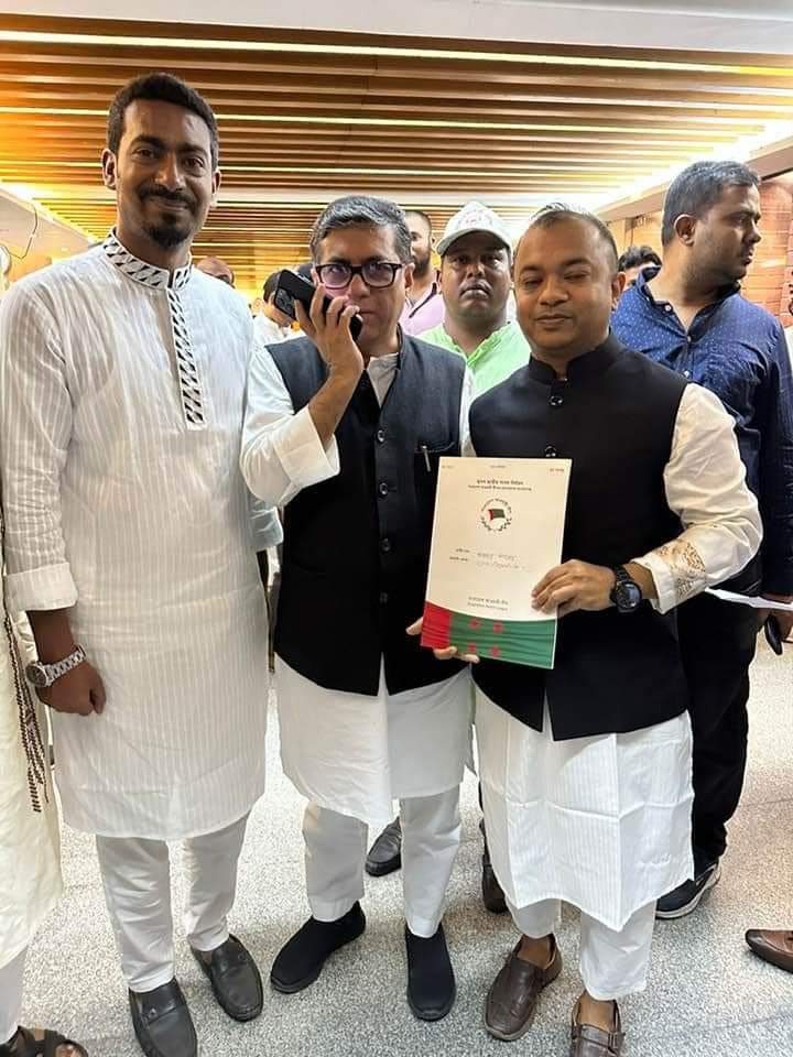 সিলেট-৩ আসনে আওয়ামী লীগের মনোনয়ন চান হুমায়ুন আহমদ