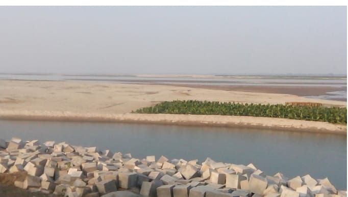 জলঢাকার ১০ টি নদী দখল ও নাব্যতা হারিয়ে পরিনত হয়েছে মরা খালে।