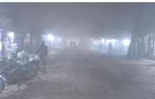 বৃষ্টির মতো ঝরছে কুয়াশা, বিপর্যস্ত জনজীবন