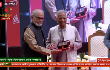 একুশে পদক তুলে দিলেন প্রধান উপদেষ্টা