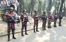 যৌথ বাহিনীর অভিযানে গাজীপুরে গ্রেপ্তার ৭৫
