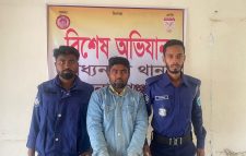 মধ্যনগরে শ্রমিকলীগের সভাপতি গ্রে ফ তার