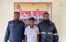 মধ্যনগরে কিশোর গ্রে*ফতার