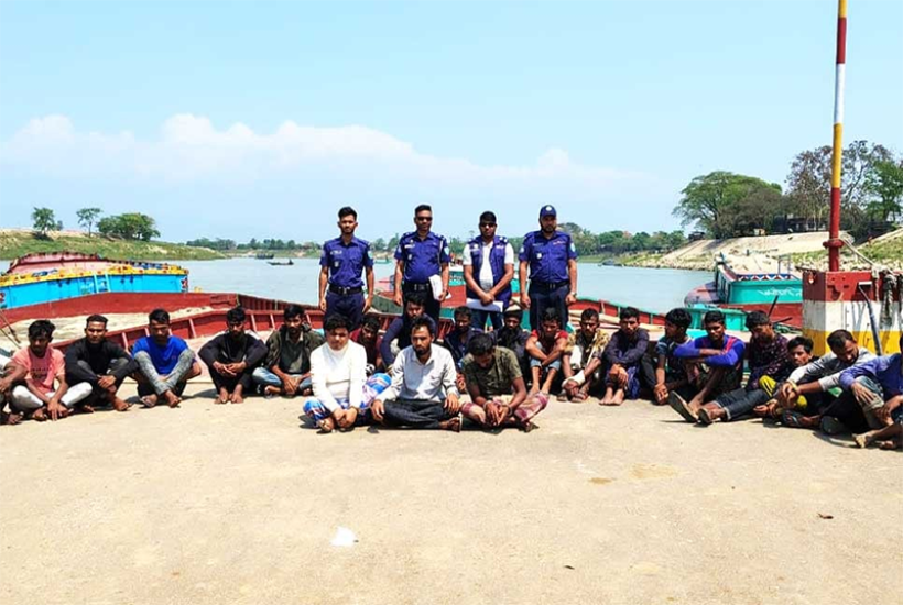 সেনাবাহিনীর অভিযানে অবৈধভাবে বালু উত্তোলনের সময় আ*টক ২১