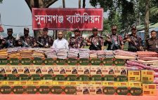 সীমান্ত নদী সুরমার নৌ পথে দেড় কোটি টাকার ভারতীয় কাপড়ের চালান জব্দ