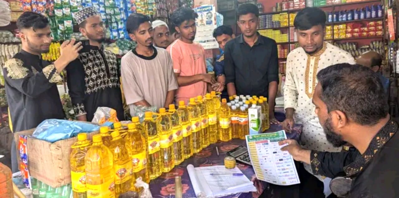গা*জা*য় ই*স*রা*য়ে*লে*র বর্বরোচিত গ*ণ*হ*ত্যা*র প্রতিবাদে স্টুডেন্টস কেয়ার জগন্নাথপুর এর লিফলেট বিতরণ