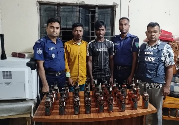 ছাতকে ভা*রতীয় মদ সহ দুই মা*দক ব্যবসায়ী আ*ট*ক, একটি মোটরসাইকেল জ*ব্দ
