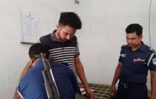 ইসলামী বিশ্ববিদ্যালয়ে পরীক্ষা দিতে এসে ছাত্রলীগ নেতা আটক