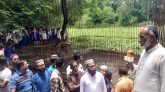 জগন্নাথপুর ও ছাতকের মধ্যবর্তী এলাকায় নির্মাণাধীন ব্রীজের মালামাল নিয়ে যাওয়ার প্রতিবাদে মানববন্ধন