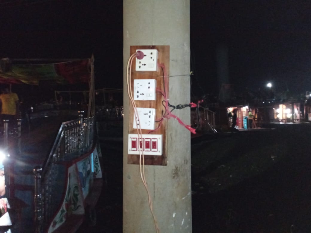 নীলাদ্রি লেকে’র পাড়ে অবৈধ বিদ্যুৎ সংযোগ রাতভর সরবরাহ