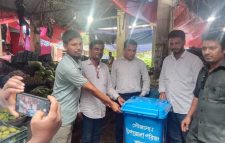 শাল্লায় (ঘুঙ্গিয়ারগাঁও) বাজারের চারপাশের ময়লা সরানোর উদ্যোগ