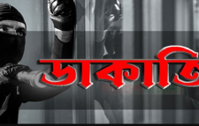 সাতছড়ি সড়কের সুরমা চা বাগানে গাছ ফেলে ডাকাতি