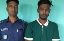 তাহিরপুরে মদ সহ পর্যটক আটক