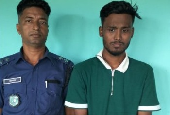 তাহিরপুরে মদ সহ পর্যটক আটক