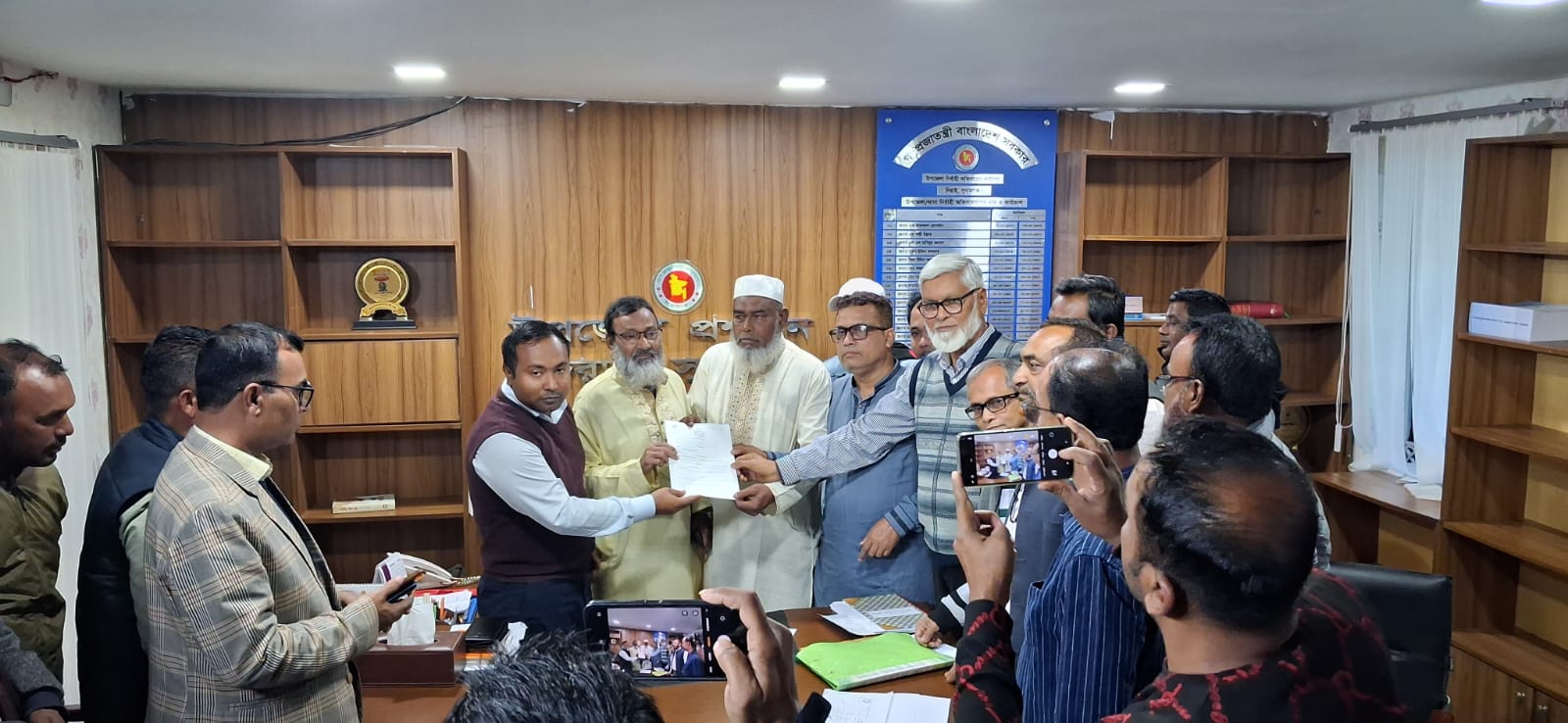 দিরাই-শাল্লা আসনে বিএনপির নাছির উদ্দিন চৌধুরীর মনোনয়নপত্র সংগ্রহ