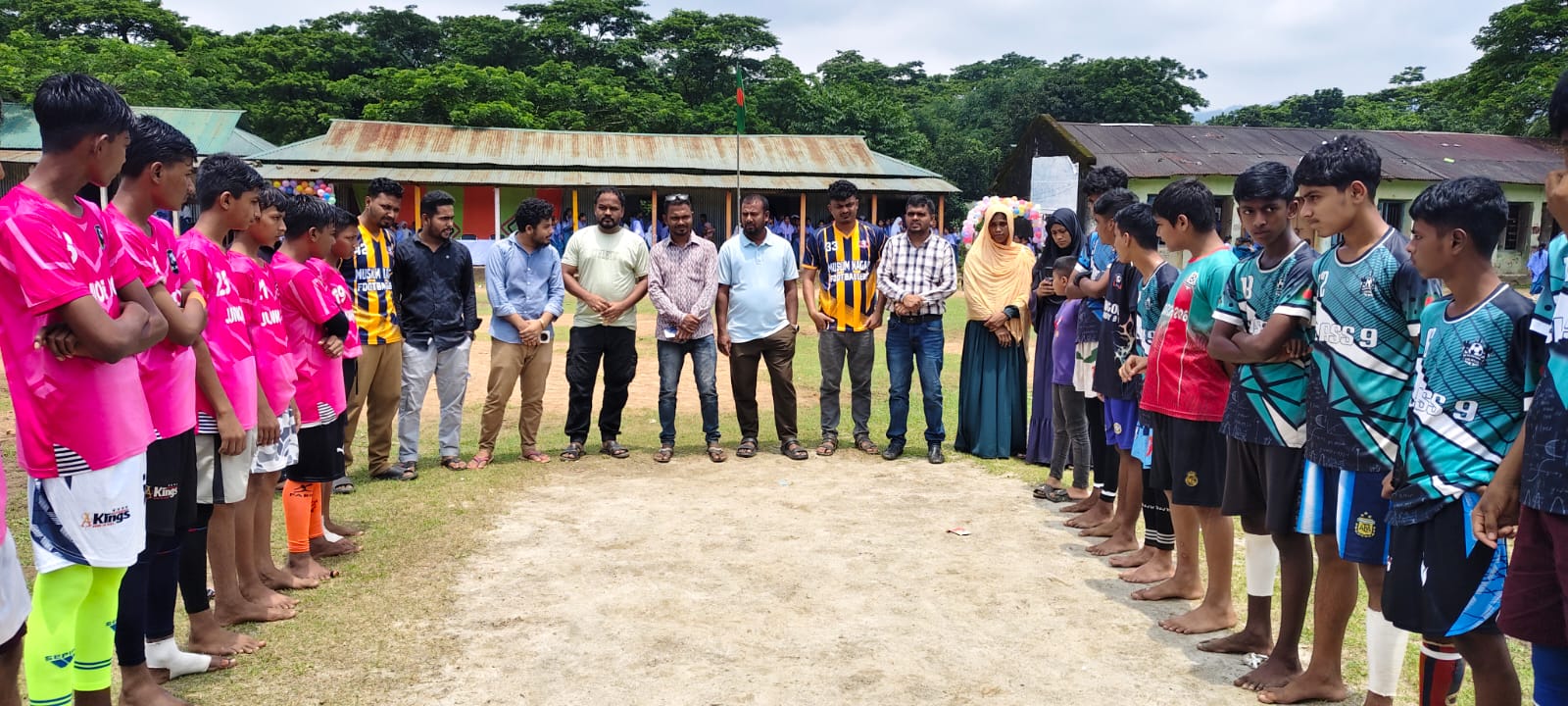 জাফলংয়ে মুসলিমনগর উচ্চ বিদ্যালয় আন্তঃশ্রেণী ফুটবল টুর্নামেন্টের উদ্বোধন